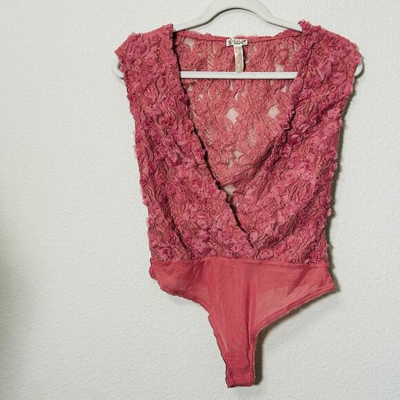 NEW Free People Intimately 2 Haute 2 Handle Pink Rosette Bodysuit Small Coquette - Picture 11 of 11